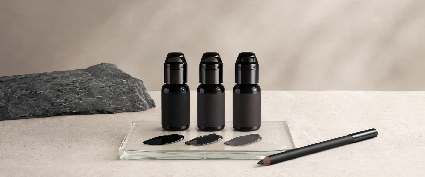 Mörka PMU-pigment för eyeliner i svarta och grafitgrå nyanser