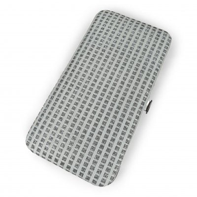 Pincettfodral i silverglitter från XLNT Lashes med magnetfäste för tre fransförlängningspincetter