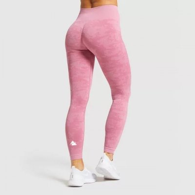 Camo Seamless Tights i rosa från Bellestore med scrunchdetalj bak och högt elastiskt midjeband