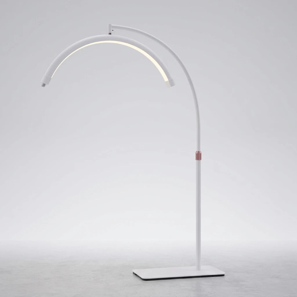 LED Moon Light Arbetslampa Vit – halvmåneformad golvlampa med roségulddetalj och platt fot, 45W.