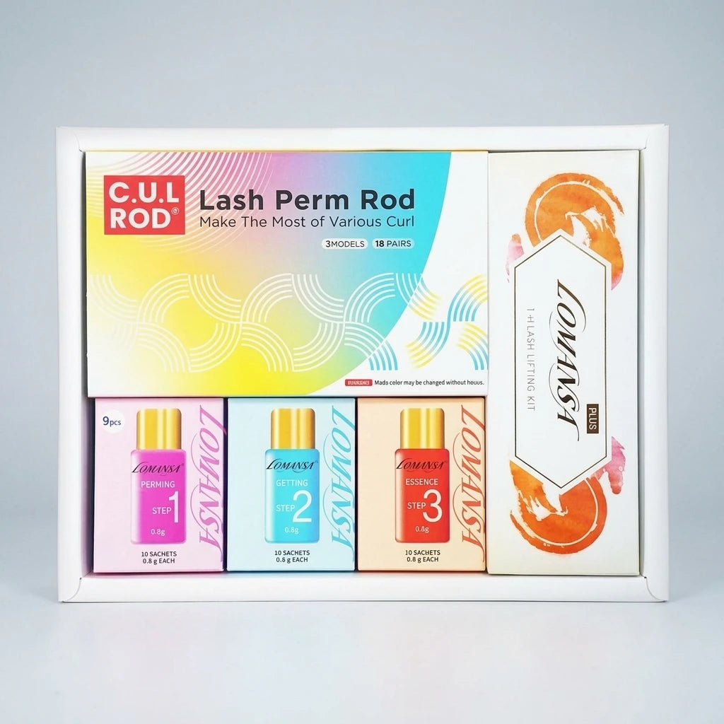 Lash Lift Startkit Lomansa i vit förpackning med färgglada askar för permanent, fixering och rullar mot ljus bakgrund.