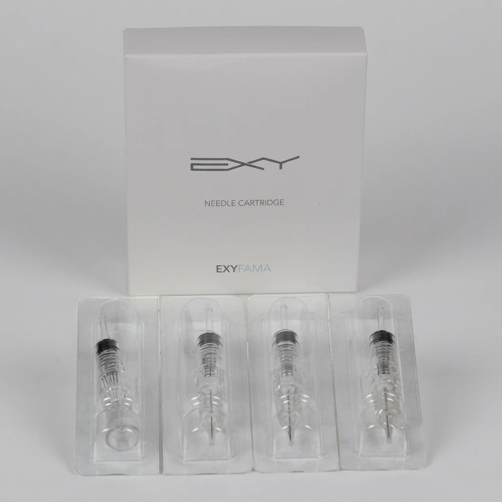 Fyra transparenta 3 Liner Nål till EXY 15pack i plastförpackning framför en vit produktkartong på ljusgrå bakgrund.