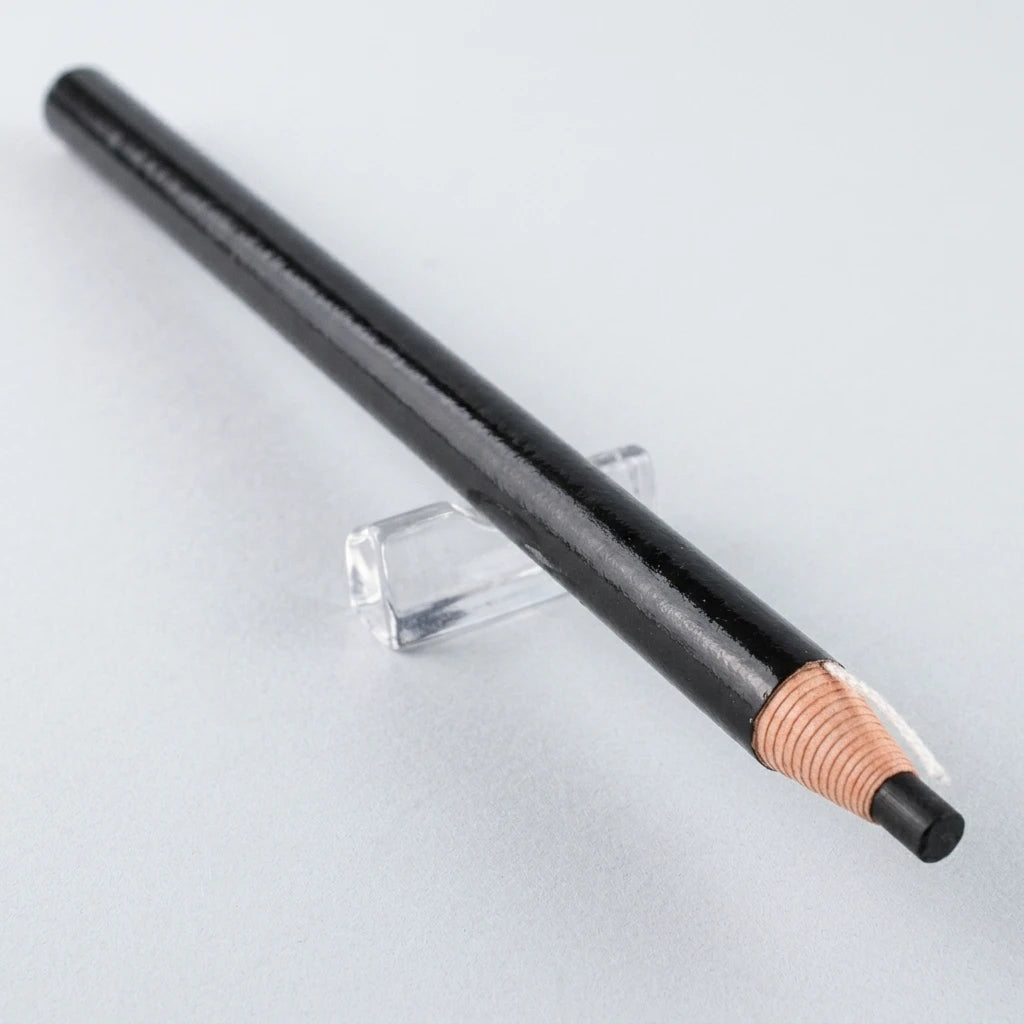 Markeringspenna Black, papperslindad vaxpenna för exakt mallritning vid microblading och PMU.