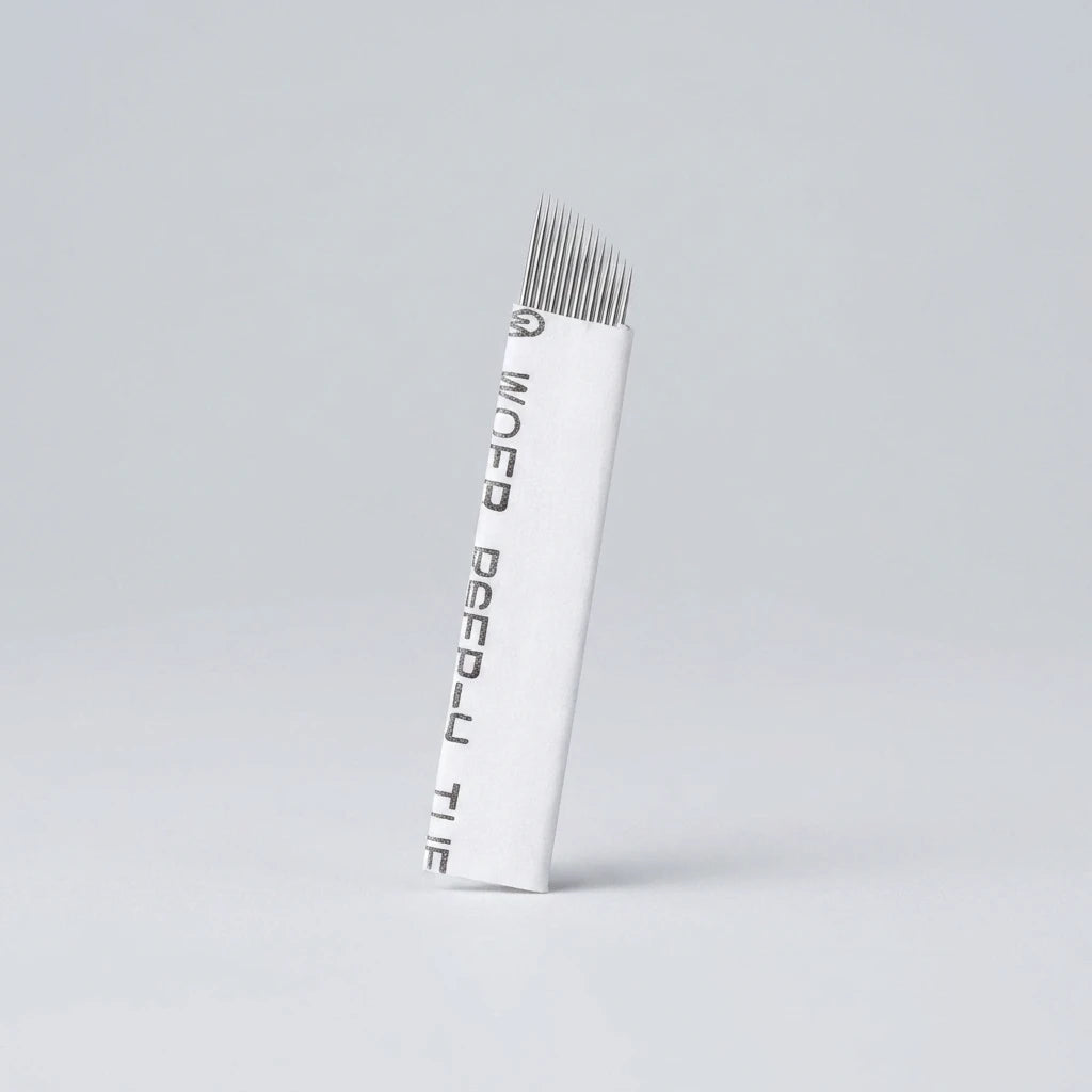 Enskilt Microblading #14 Flex Blad 0,25mm 20-pack med snedställda metallnålar i vitt hölje mot ljusgrå bakgrund.