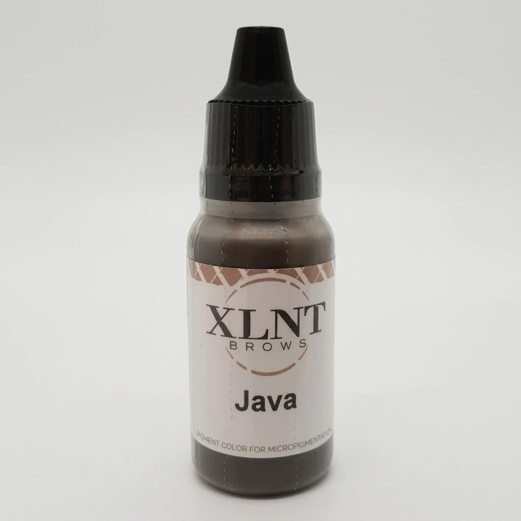 XLNT BROWS PMU Liquid Pigment Java 15ml – neutral mörkbrun nyans i genomskinlig plastflaska med svart kork.