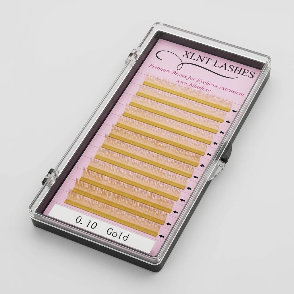 Premium Eyebrow Guld ögonbrynsförlängning, guldgula singelstrån i transparent ask med rosa botten, isometrisk vy.