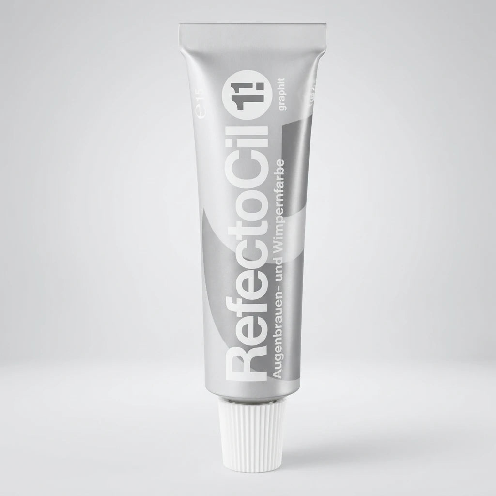 RefectoCil Graphite No 1.1 fransfärg och ögonbrynsfärg i silvrig tub på vit kork mot ljusgrå neutral bakgrund.
